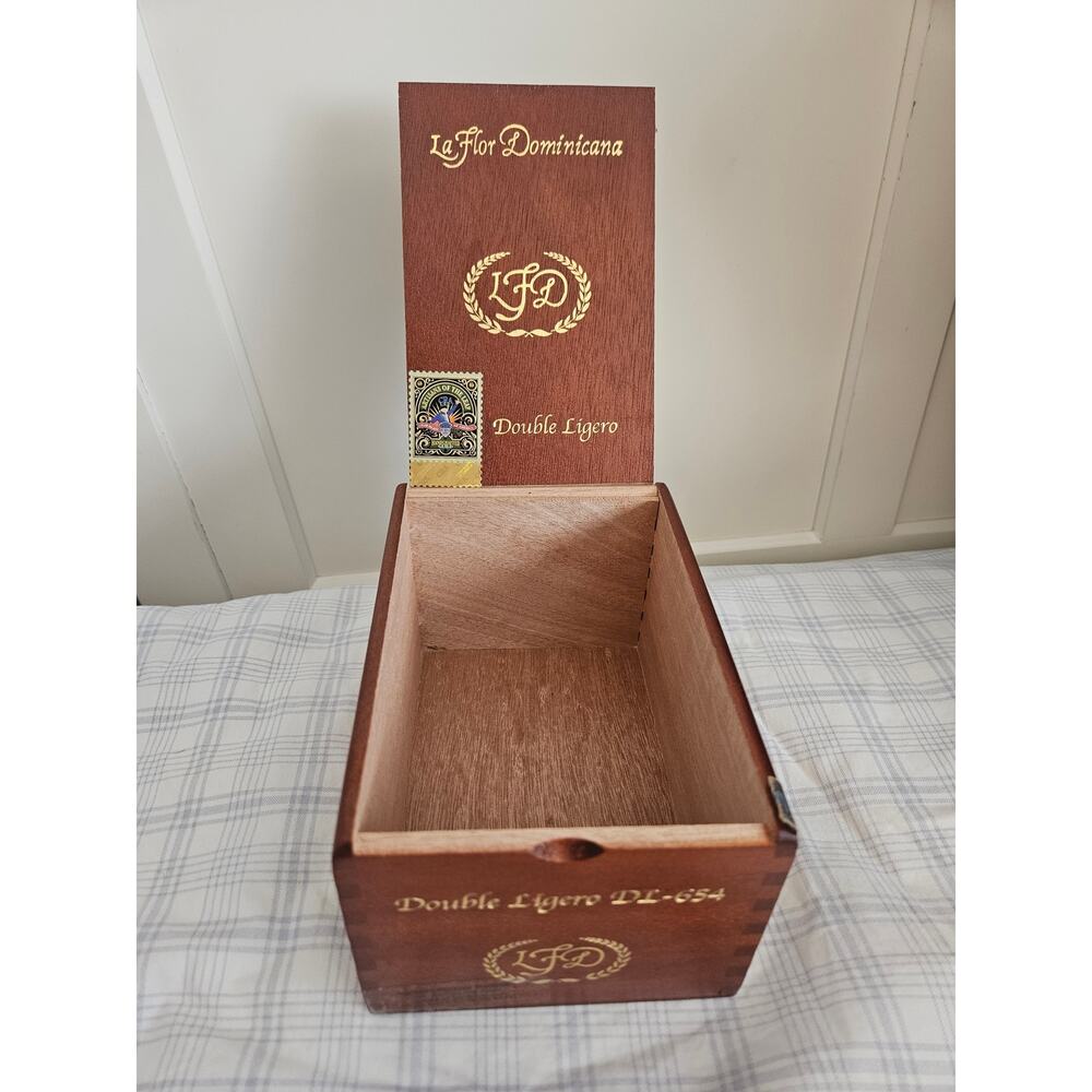 LFD La Flor Dominicana Double Ligero DL-654 Wooden Cigar Box 9.25" x 5.25" x 4"
